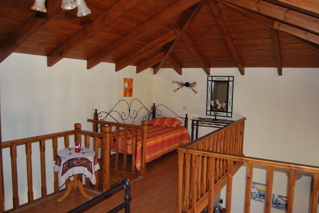 Mika'S House Chalki Town Quarto foto